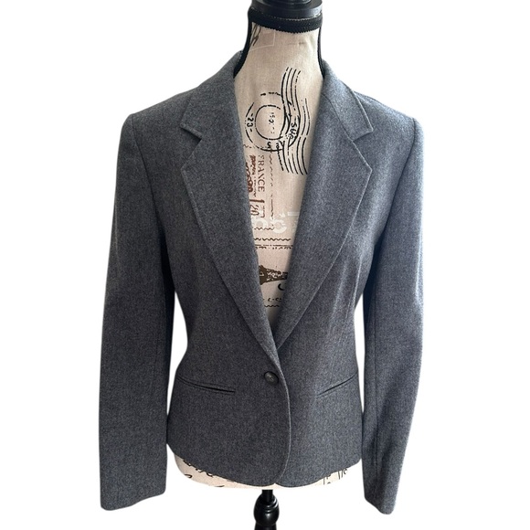 Pendleton Jackets & Blazers - Vintage Pendleton Gray 100% Virgin Wool Blazer XS 6 USA Made Single Button 90s